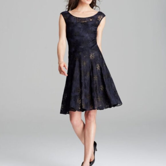 Vera Wang Dress Size 4 - Picture 1 of 3